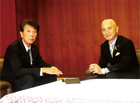 和泉聡足利市長と市長室にて　写真